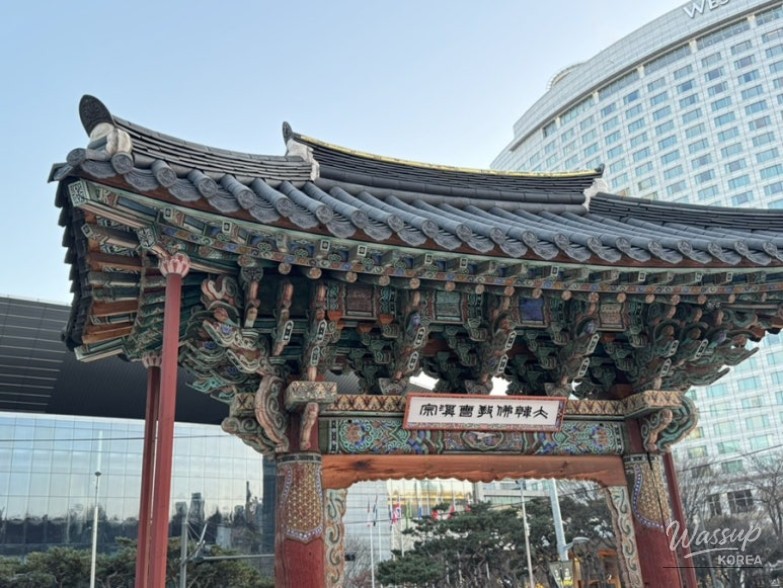 Wish candles and offering area at Bongeunsa Temple