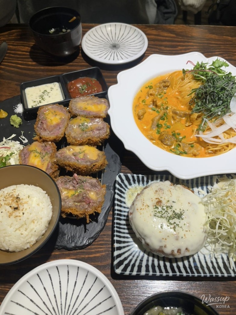 Clean and cozy dining atmosphere at Yeonnam Tomato Bukchon