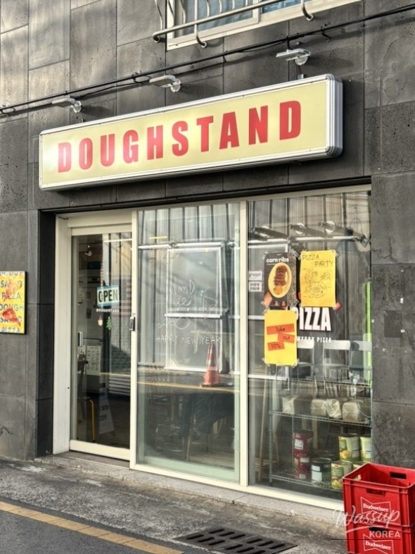 Bright and stylish interior of Dough Stand with foreign-inspired decor