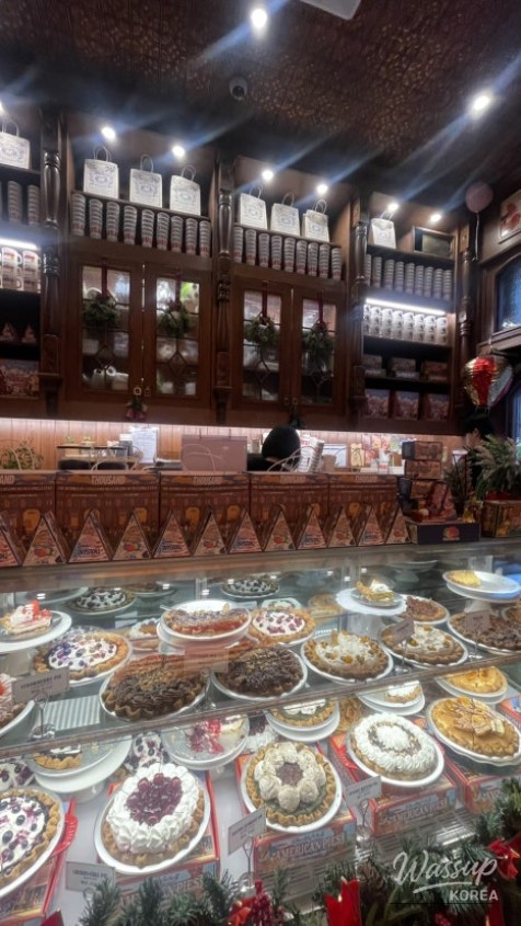 Seasonal pie variety available at Seongsu Pie