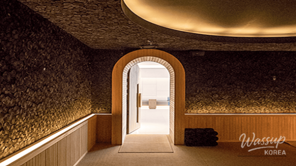 Resort-style spa pools and modern interiors at Paradise Cimer Incheon