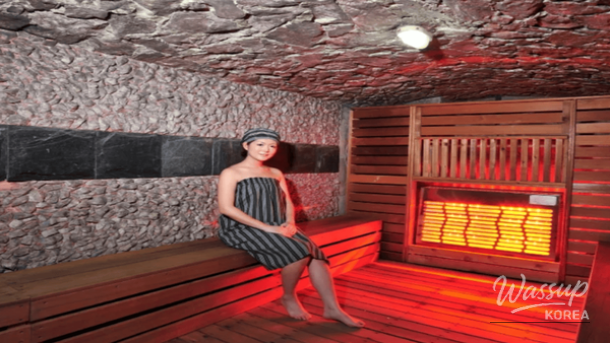 Serene interior lighting and calm atmosphere inside Hanamud Hanjeungmak