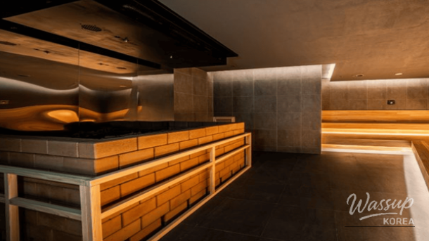 Themed sauna rooms and cozy relaxation areas inside Spadium24