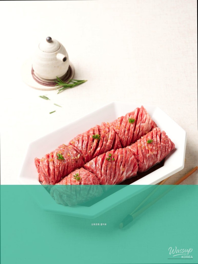 Grilled meat presentation highlighting texture and marbling at Narloeunhoe