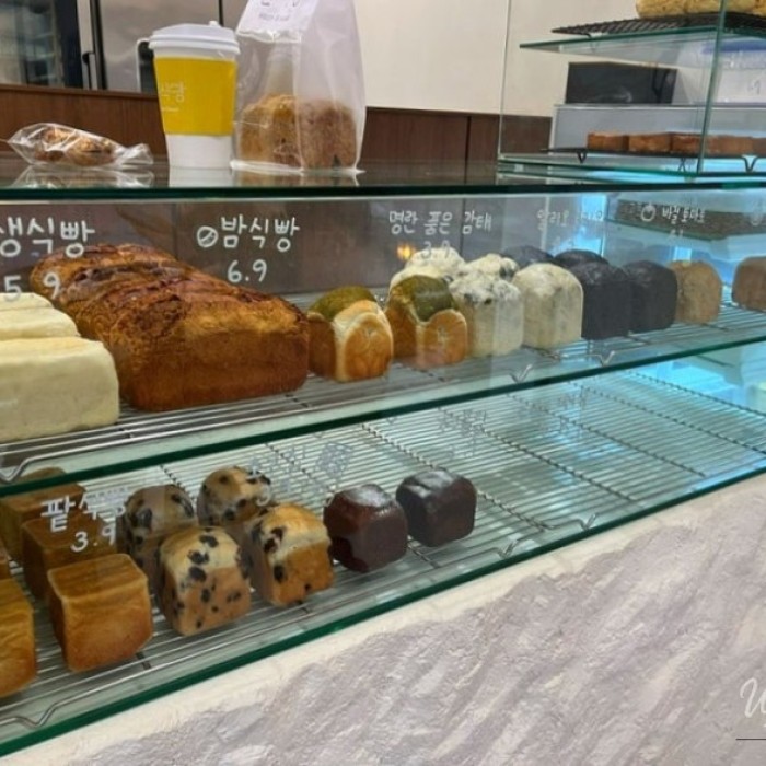 Moonshik Bread bakery in Yeonnam-dong