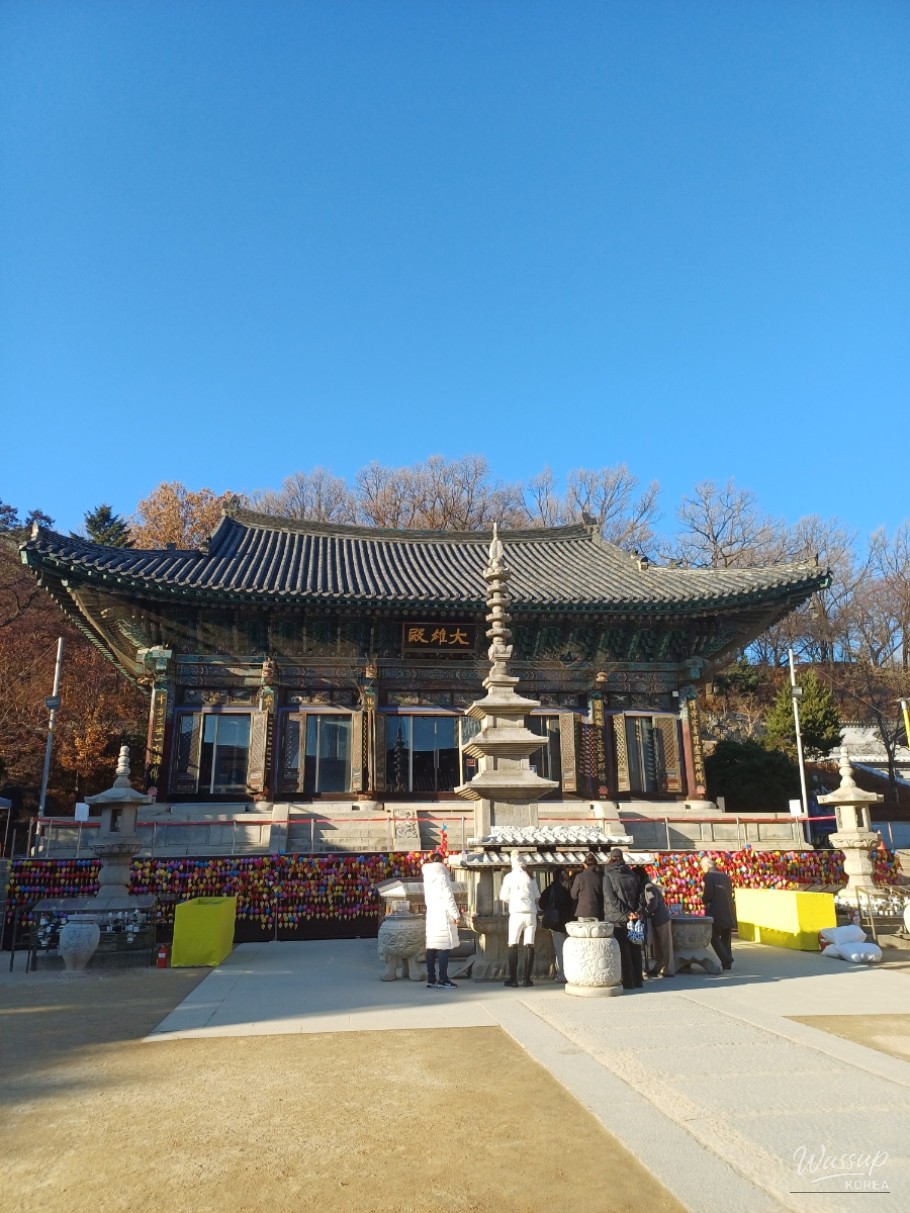 Detailed architectural elements of Bongeunsa buildings