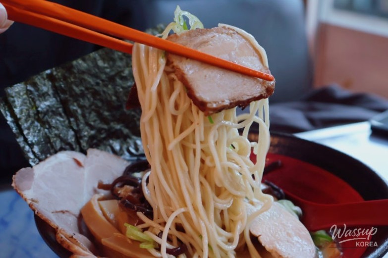 Exterior and first impression of Uchu Jin Ramen located in Euljiro, Seoul