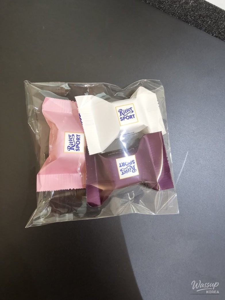 Small gifts from a coworker that made a Monday morning feel special