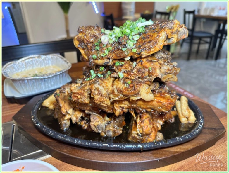 A Unique Experience at 불탄왕뼈구이&감자탕 in Myeongdong_05