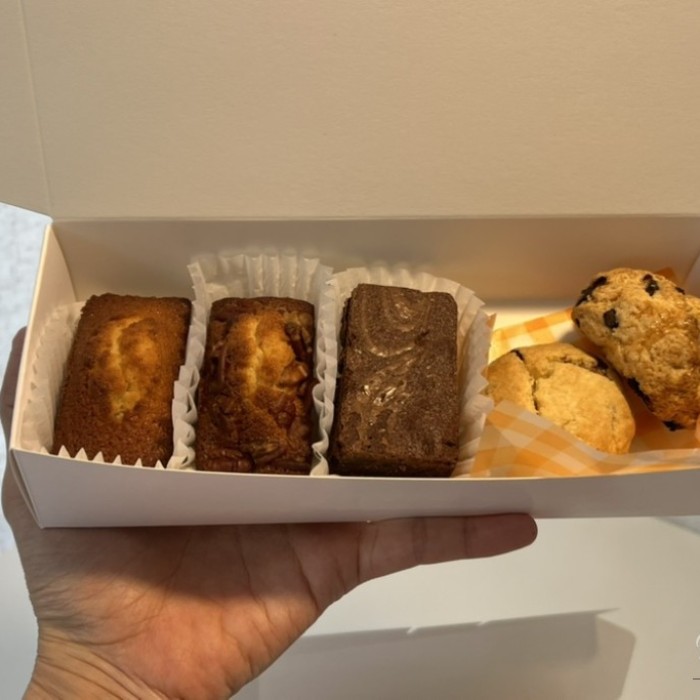 Sweet Treats Delivered to Incheon532