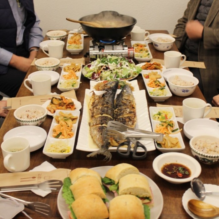 Inside the Relaxed Gathering and Dining Scene at JK.A531