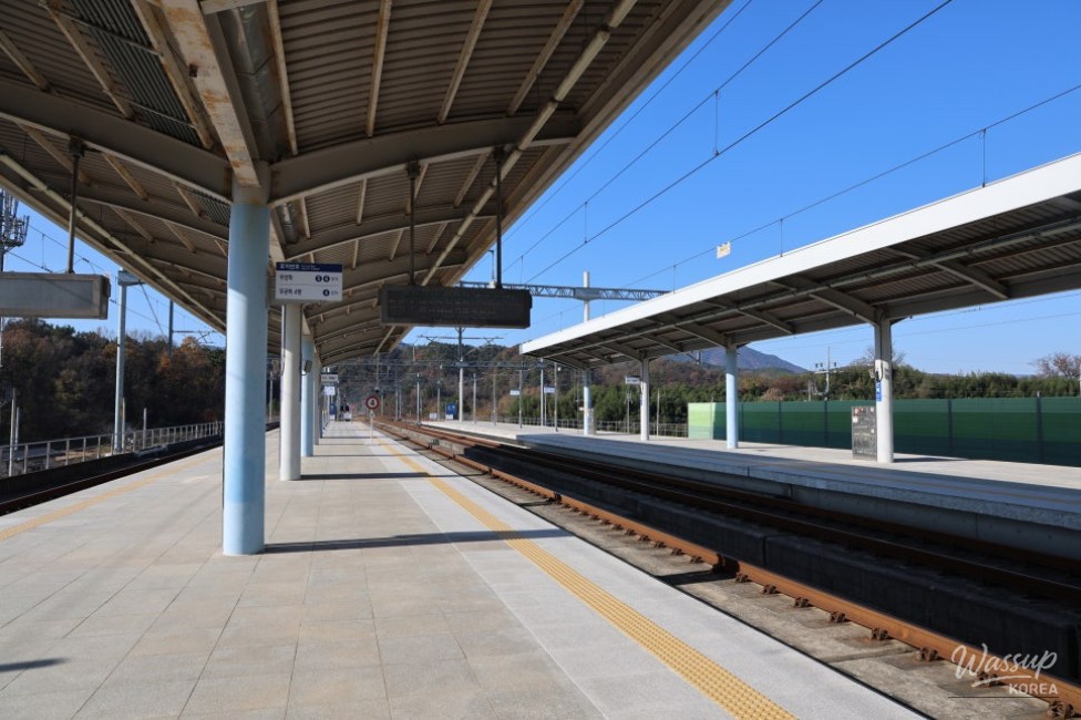 Close-up of railway infrastructure near Gunbuk Station
