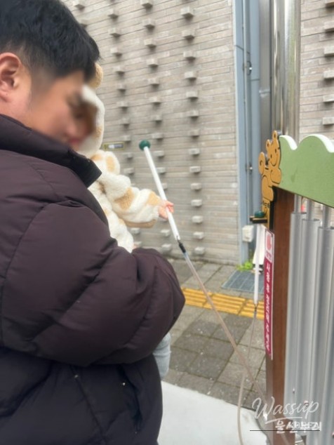 Children exploring the Lightning Maze at their own pace inside the experience center
