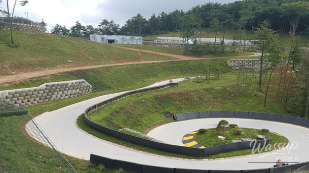 Colorful mural villages and coastal scenery in Tongyeong during winter