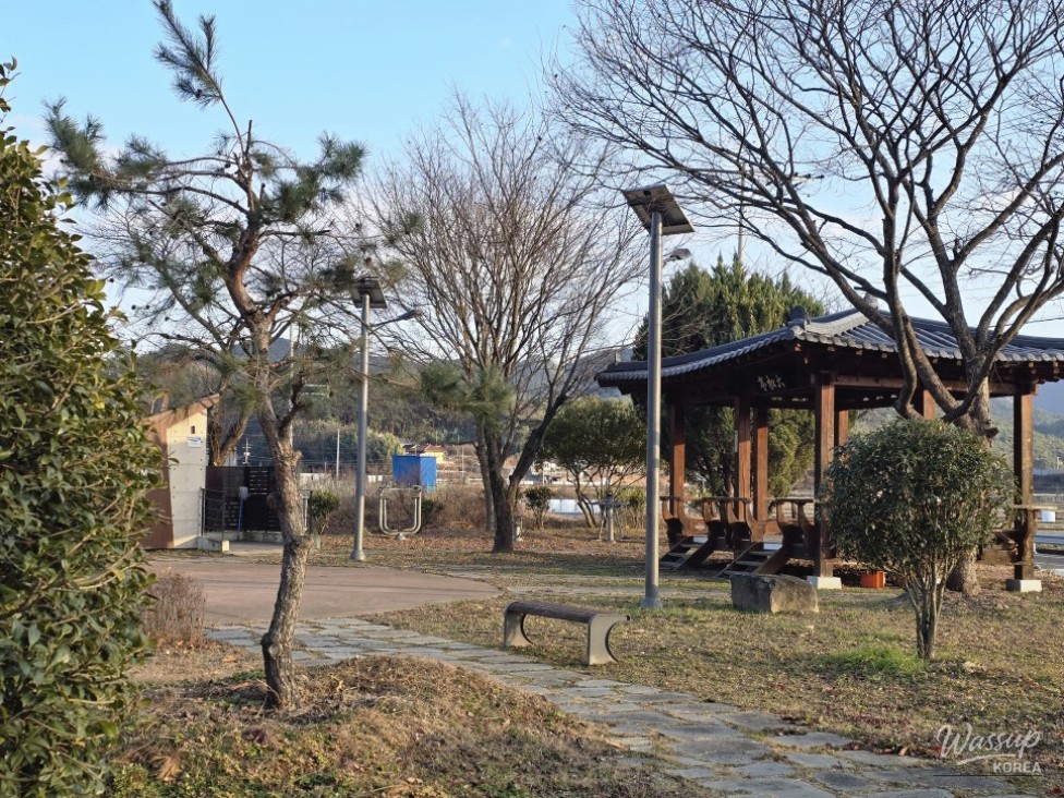 DaeSan-ri Stone Buddha from the Goryeo Dynasty located near Samjeong Mountain