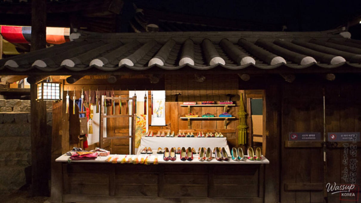 Quiet nighttime walk along tram tracks at Sunshine Studio during winter