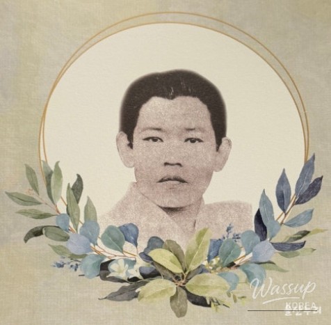 Outdoor sculptures and poetic atmosphere inside Seodukchul Park during winter