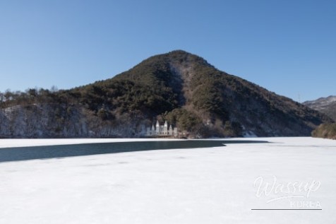 The Enchantment of Birongdam Reservoir in Winter_03