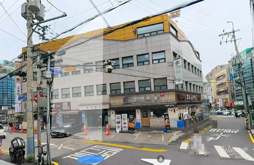 Exploring the Trendy Hub of Gangnam: Sinsa-dong_01