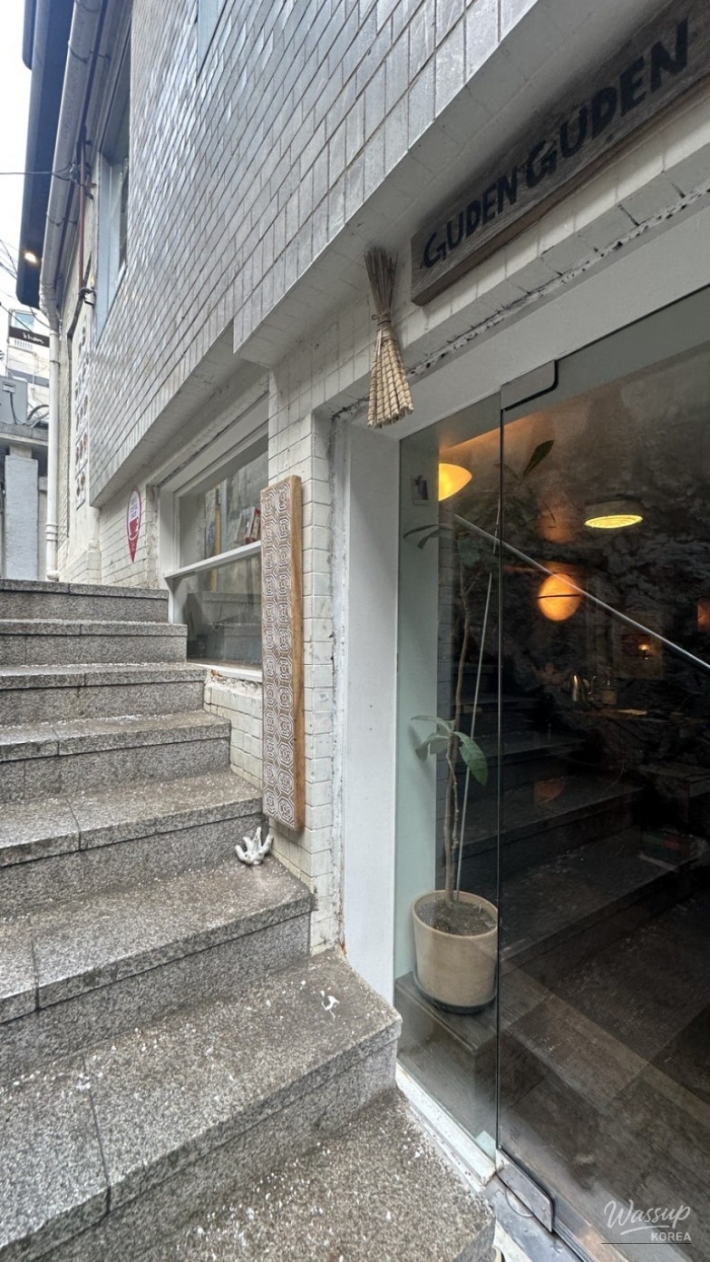 Café Guden Guden in Hoehyeon_02