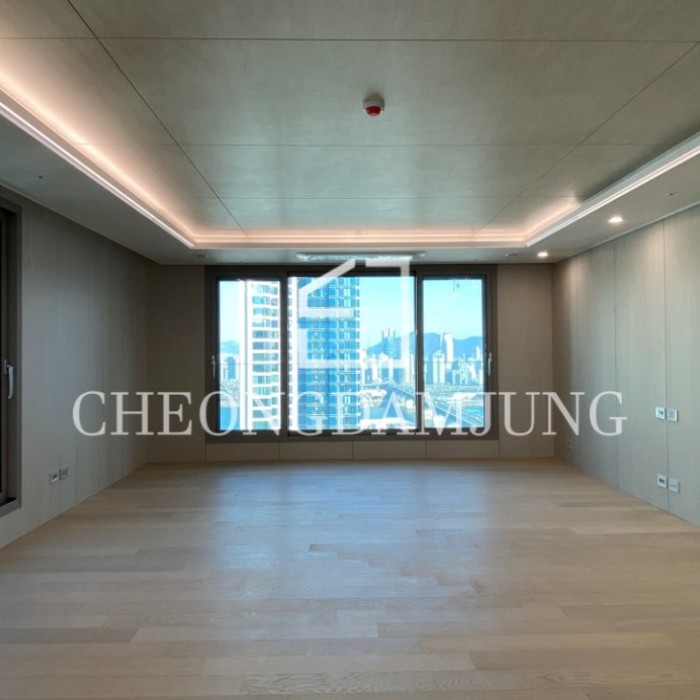 Introducing Acro Samsung Apartment: A Luxurious Living Experience_01