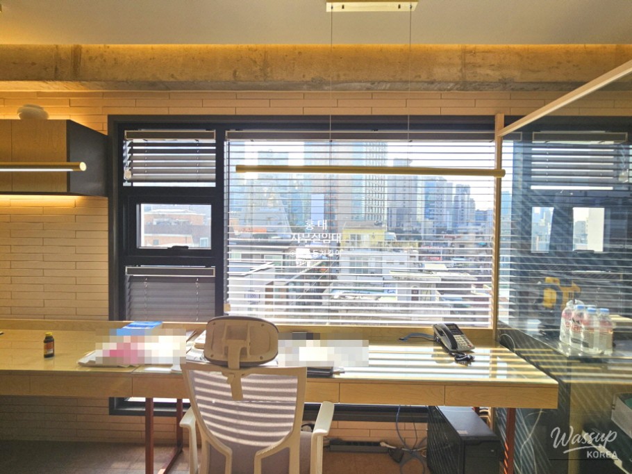 Bright Office Space for Lease Near Hongdae_02