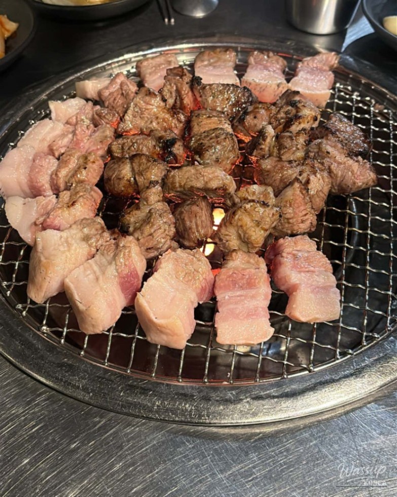 A Memorable Experience at Bokjassi Charcoal Grilled Black Pork in Seongsan_02