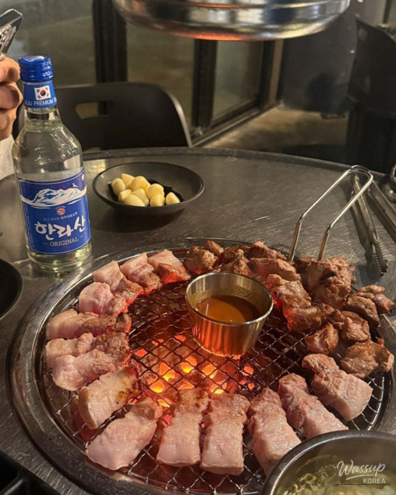 A Memorable Experience at Bokjassi Charcoal Grilled Black Pork in Seongsan_08