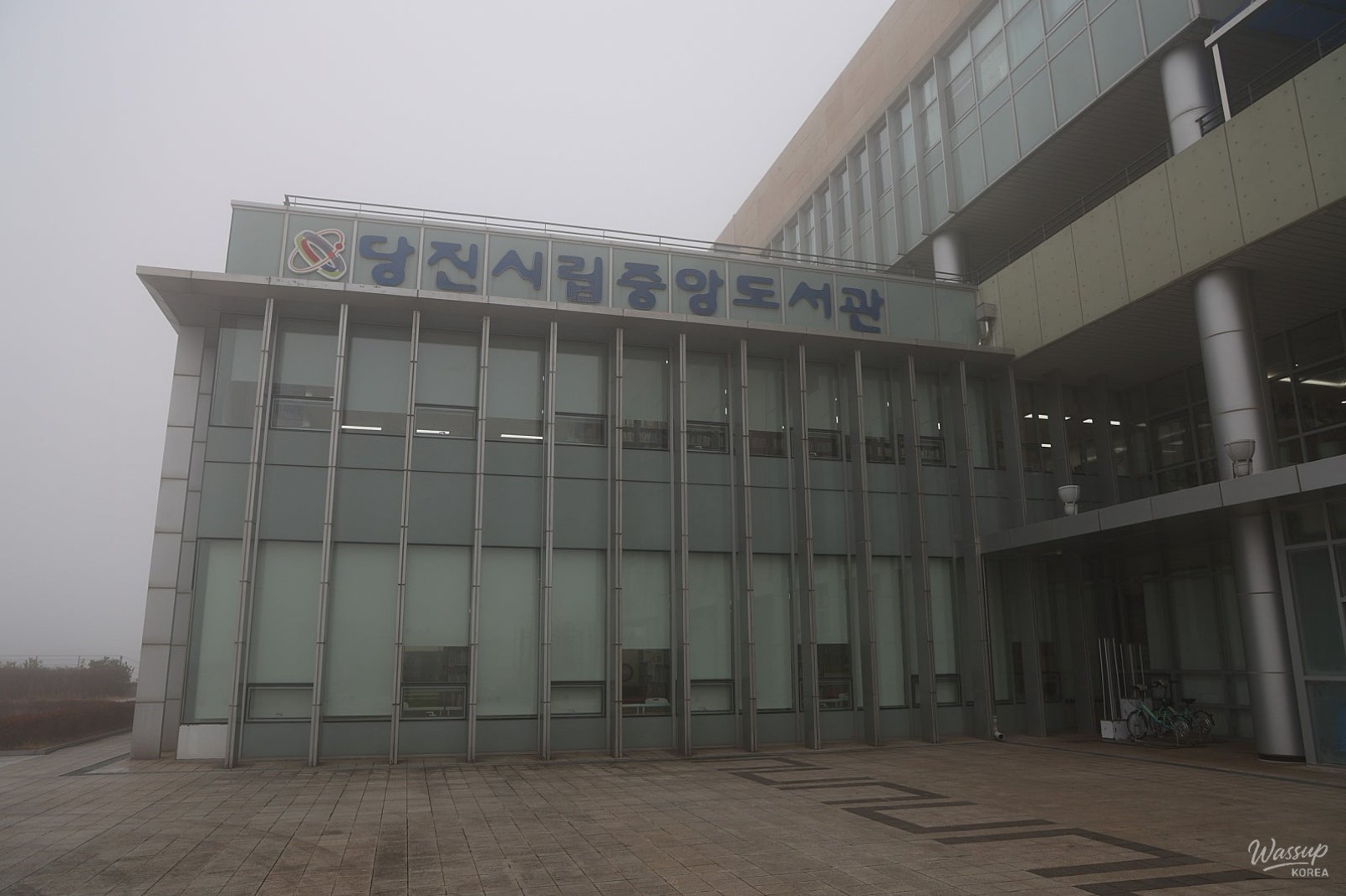 Exploring the Future of Libraries in the Age of AI_01