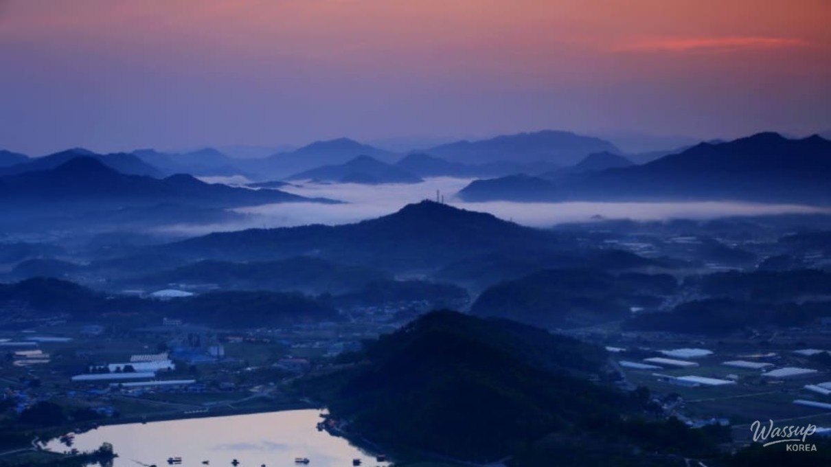 Exploring the Serene Beauty of Yongamsa Temple_01