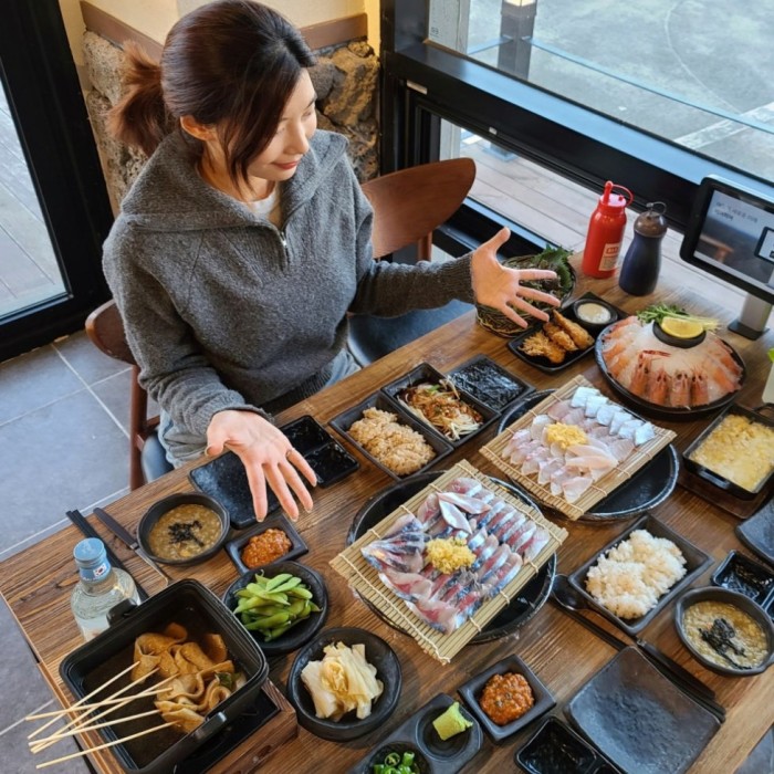 A Perfect Day at Hamdeok Beach: Local Delicacies and Scenic Views_02