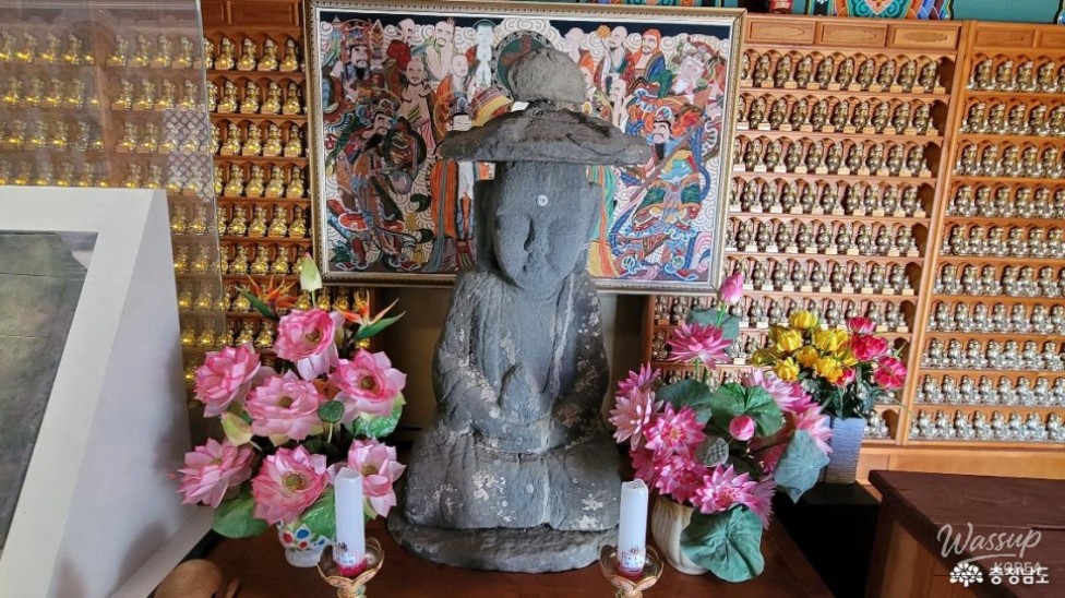 The Tranquil Winter at Geumgangam Temple_03