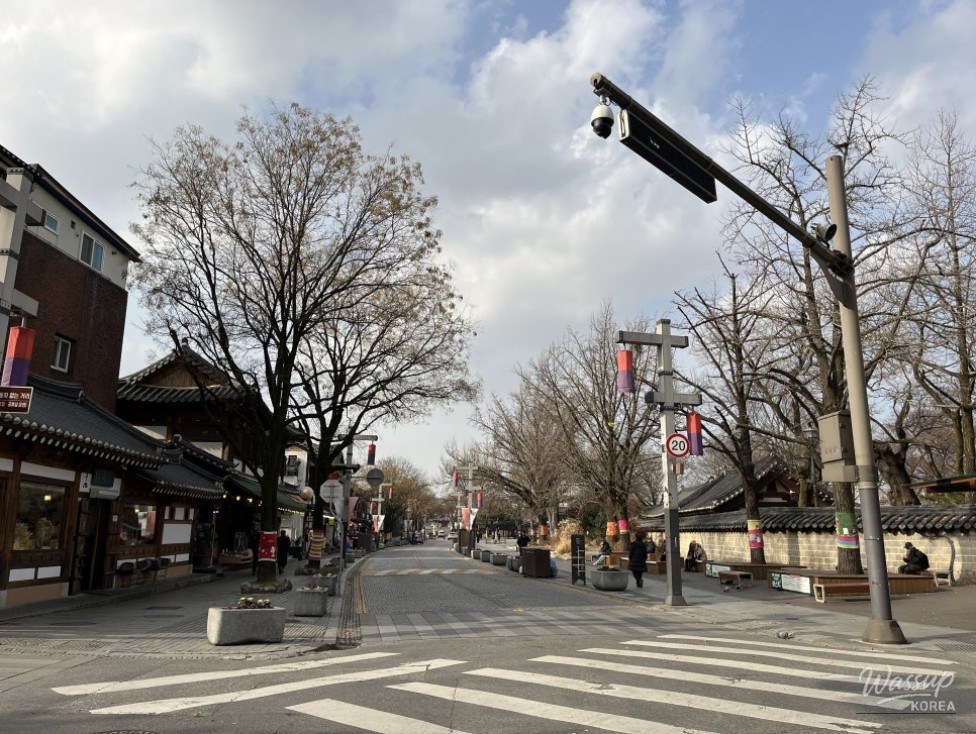 Exploring Jeonju Hanok Village: Free Parking and Attractions_03
