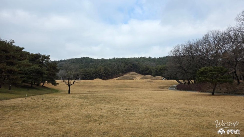 Exploring the Buyeo Royal Tombs_04