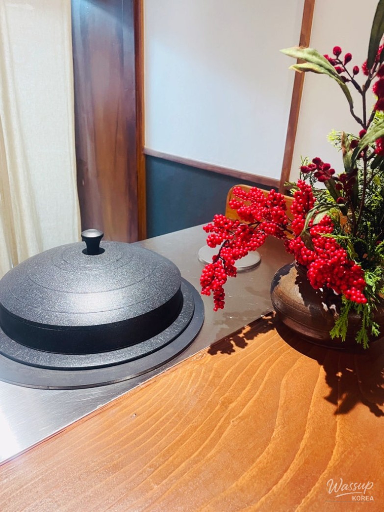 A Cozy Experience at Wolhadong: A Taste of Clear Pork Bone Soup_03