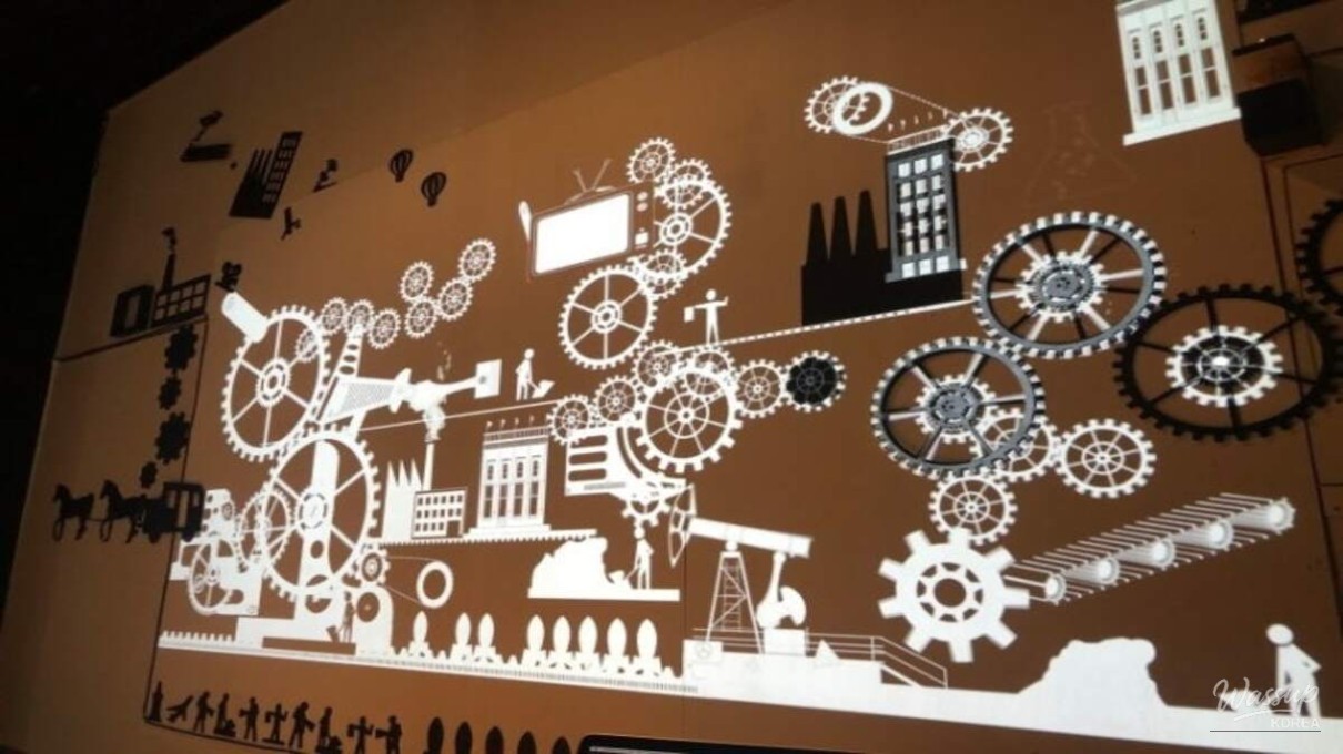 Exploring the Aesthetics of Light at Bit Island Art Gallery_04