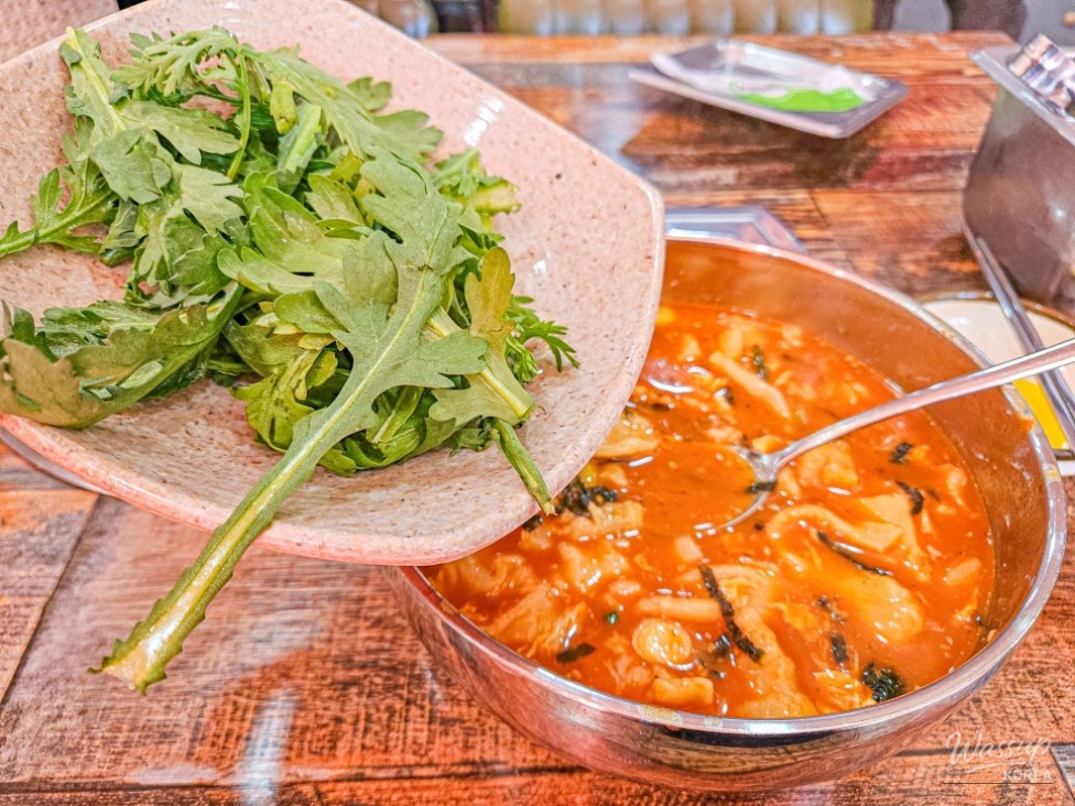 A Delightful Meal at Jincheon Gun's Local Restaurant: Gongju Spicy Kalguksu_15