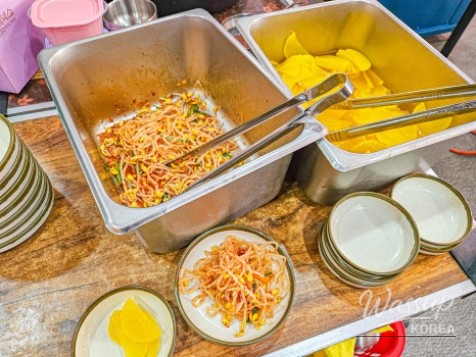 A Delightful Meal at Jincheon Gun's Local Restaurant: Gongju Spicy Kalguksu_08