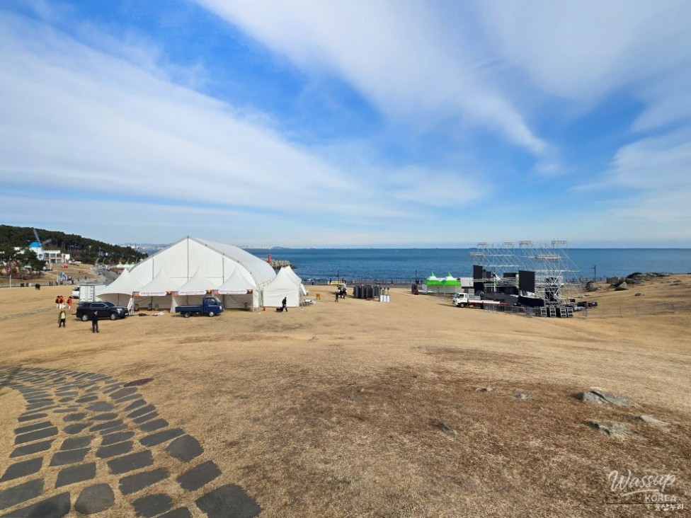 Welcoming the New Year at Ganjeolgot_02