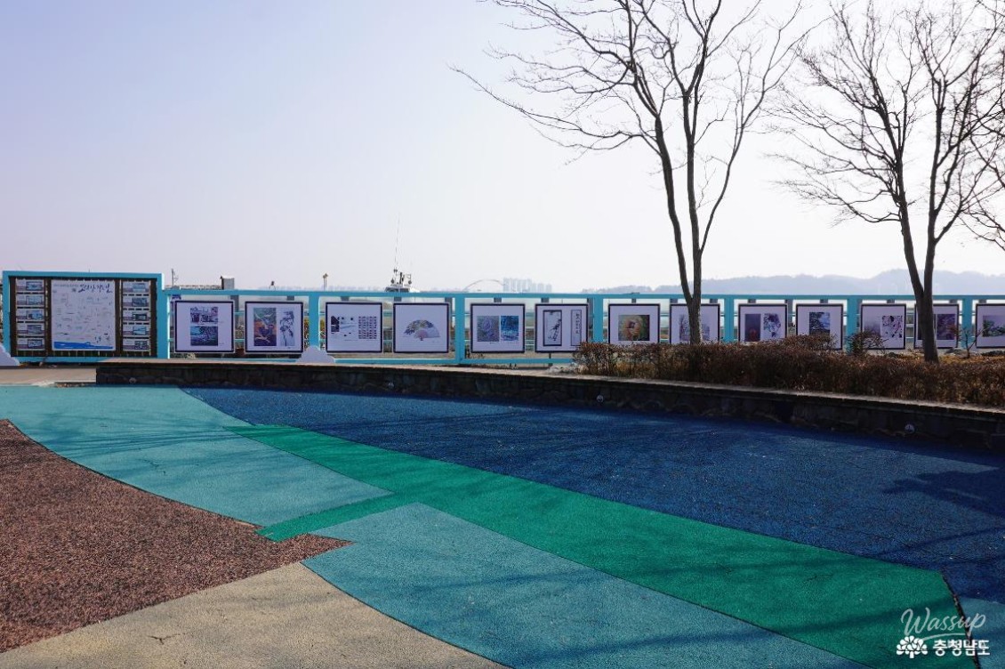 The Path to Janghang Station: A Journey Through Art and History_18