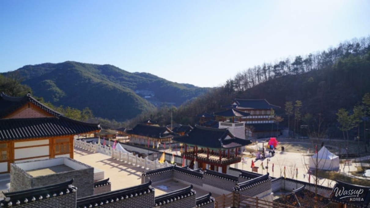 Exploring the Korean Cultural Theme Park_01