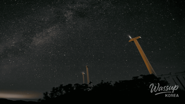 Wide winter night sky filled with stars showcasing Korea’s prime stargazing scenery