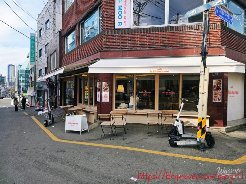A Sweet Escape at Cafe Is The Name_01