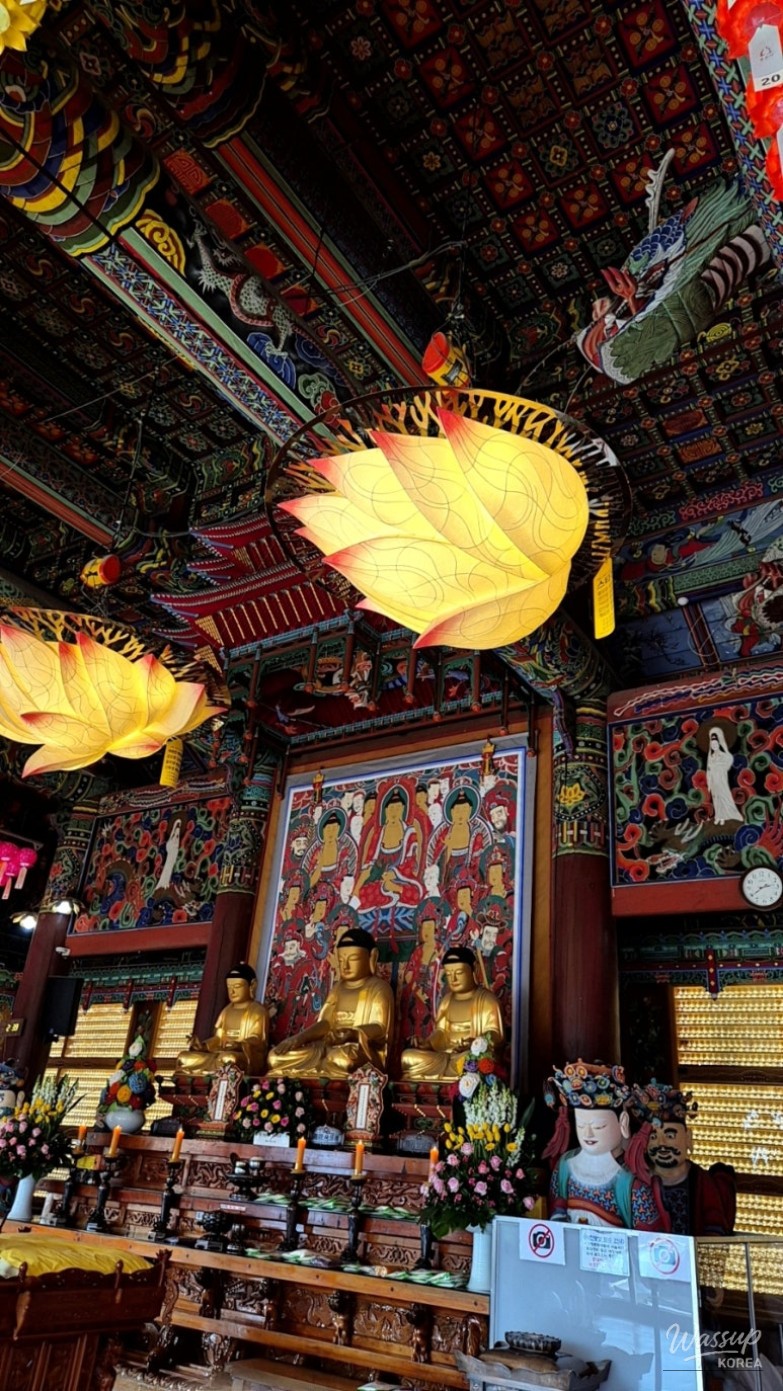 Exploring Bongeunsa Temple: A Serene Retreat in Seoul_01