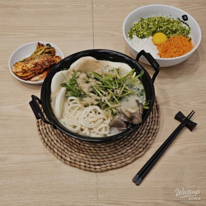 A Cozy Evening at Deungchon Shabu Kalguksu1847