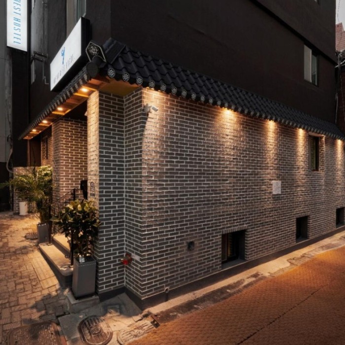 Discover Eight Rest Hostel in Myeongdong, Seoul225