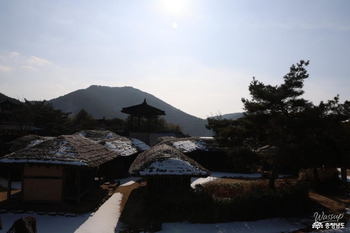 Exploring the Seodongyo Theme Park in Buyeo_07