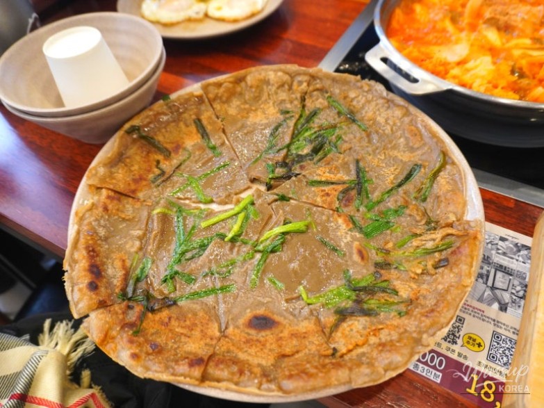 A Delightful Dining Experience at Ansan Choburi Kimchi Stew_03