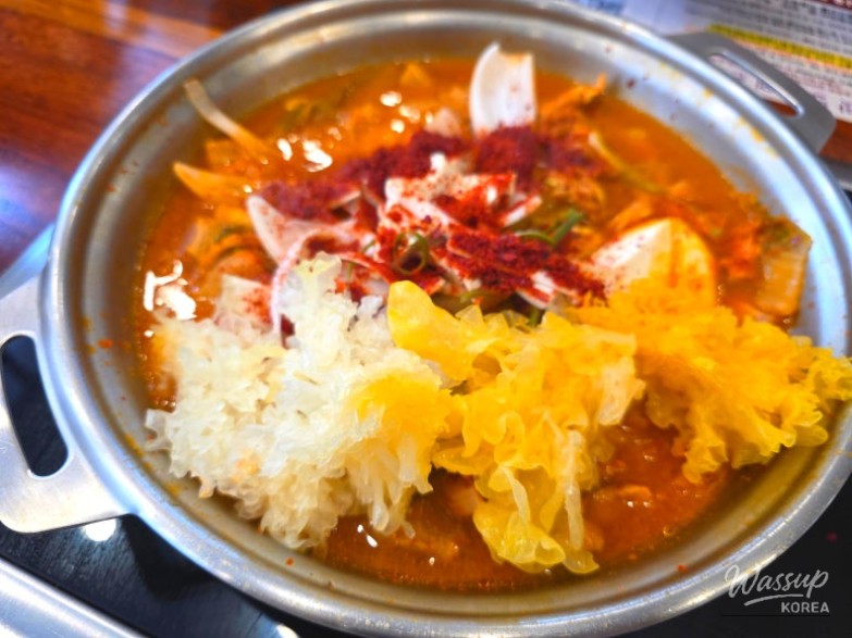 A Delightful Dining Experience at Ansan Choburi Kimchi Stew_01