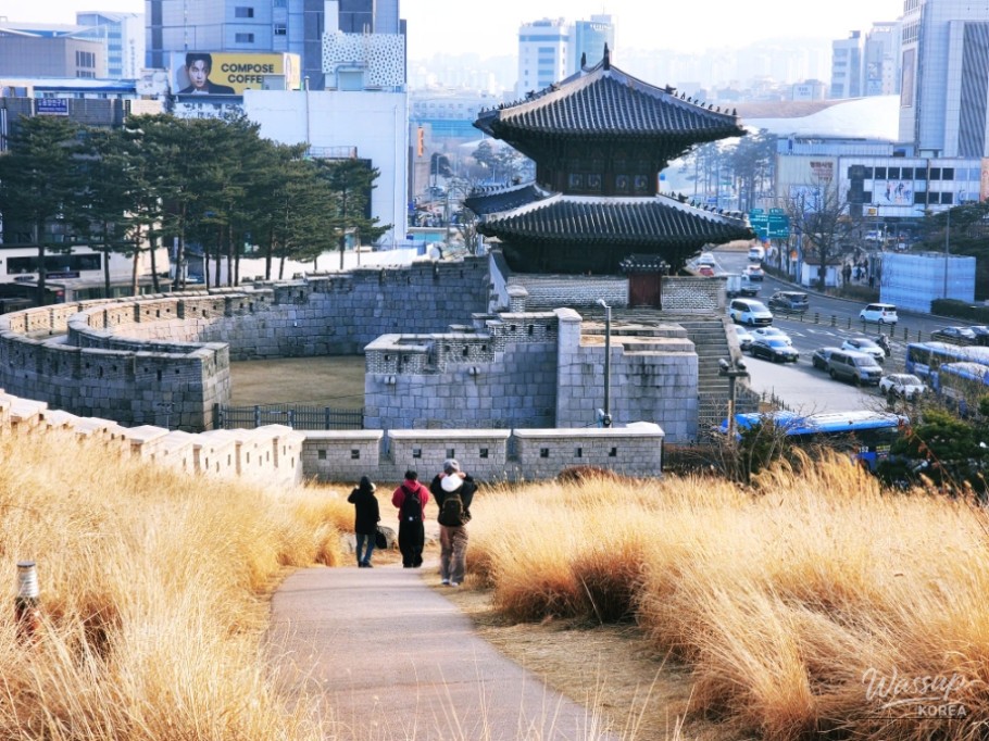 A Journey Through Historic Seoul_01
